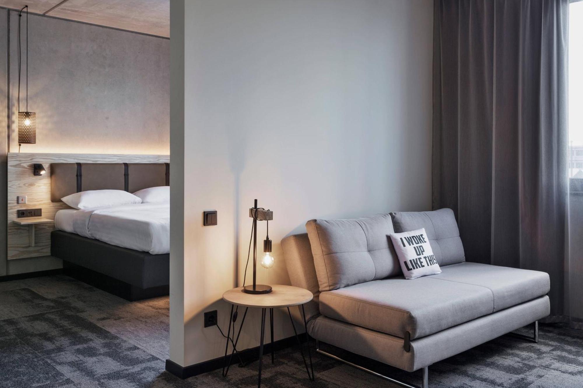 Moxy Frankfurt Airport Kelsterbach Hotel Exterior photo