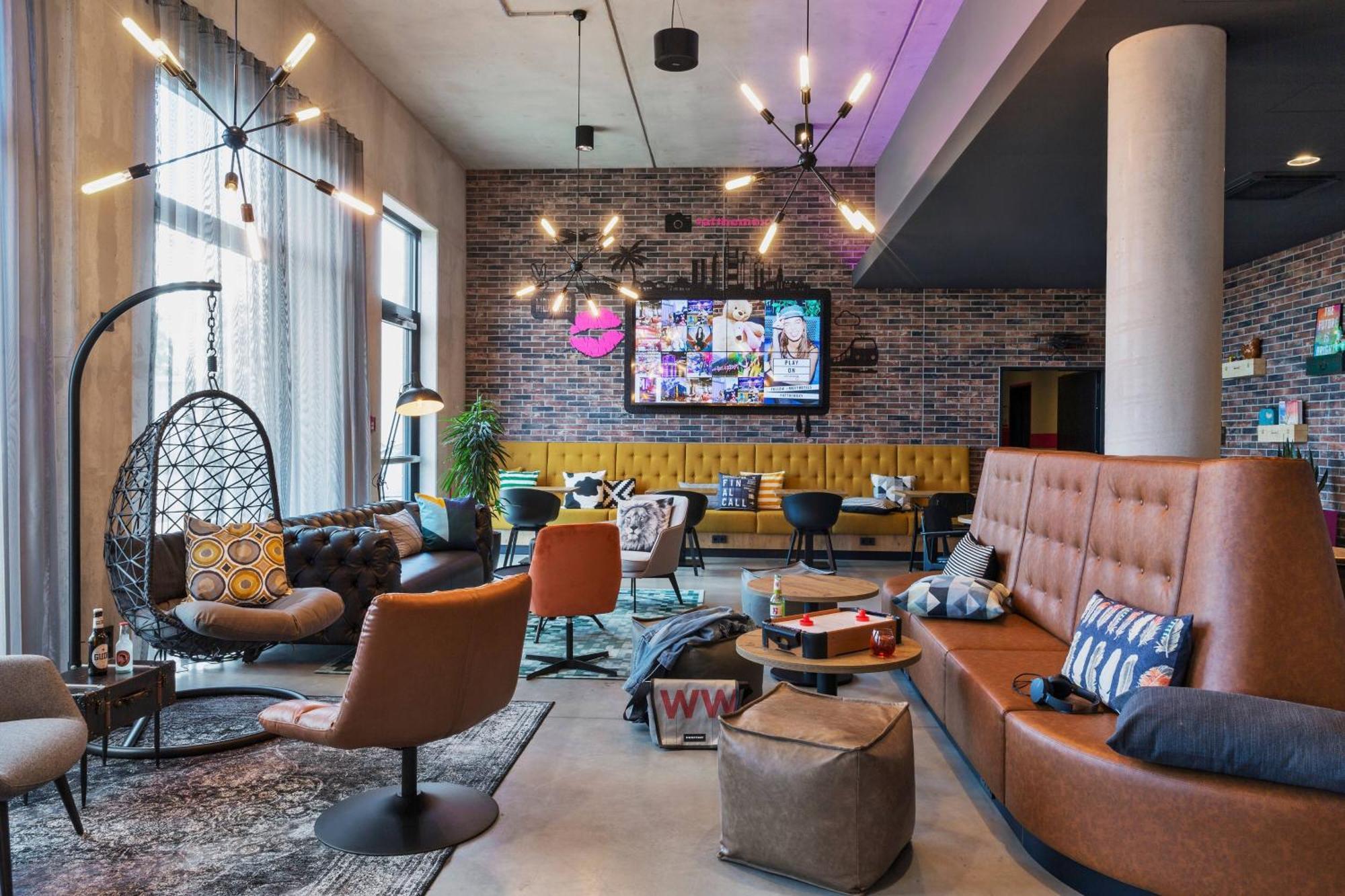 Moxy Frankfurt Airport Kelsterbach Hotel Exterior photo