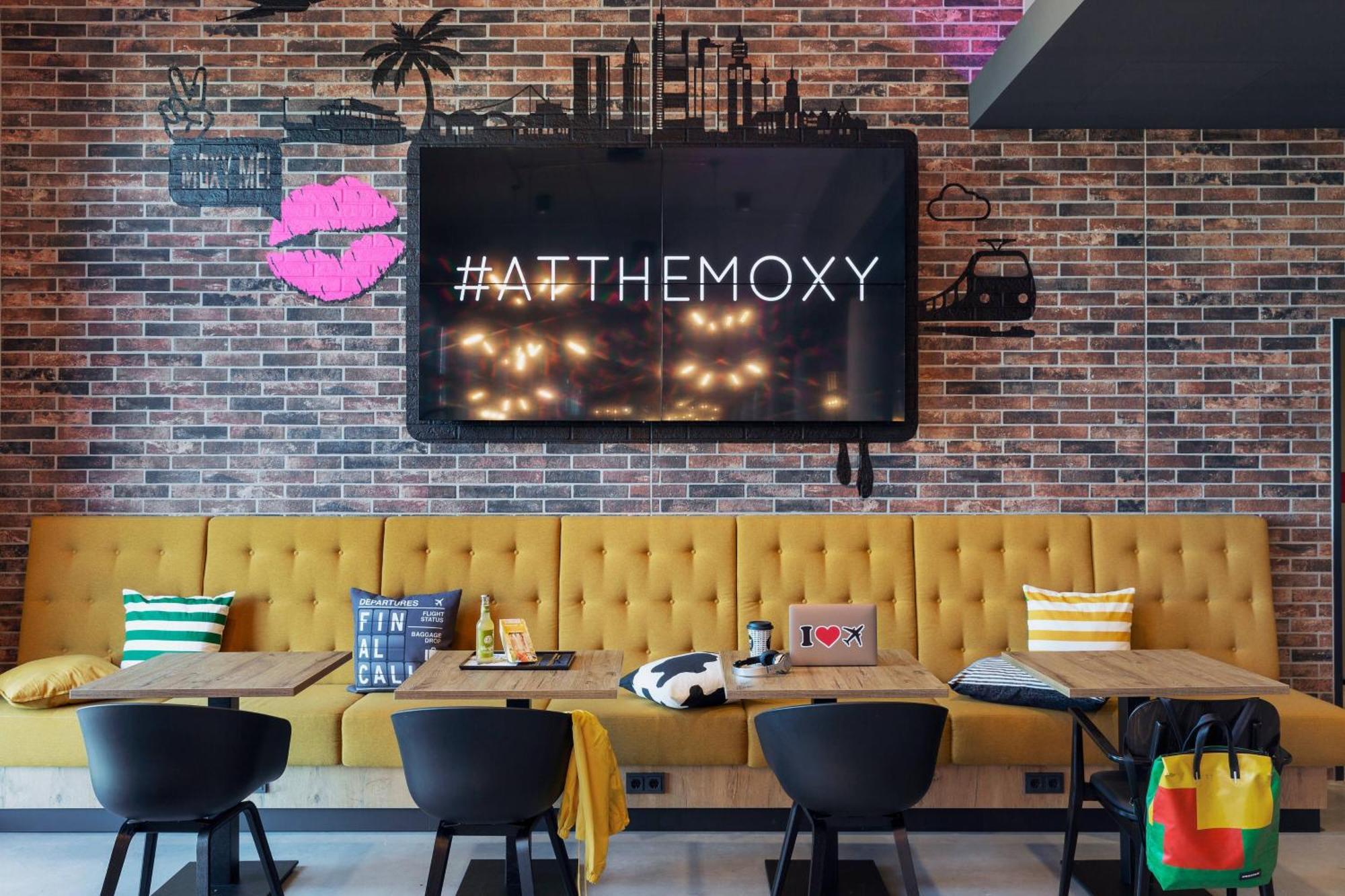 Moxy Frankfurt Airport Kelsterbach Hotel Exterior photo
