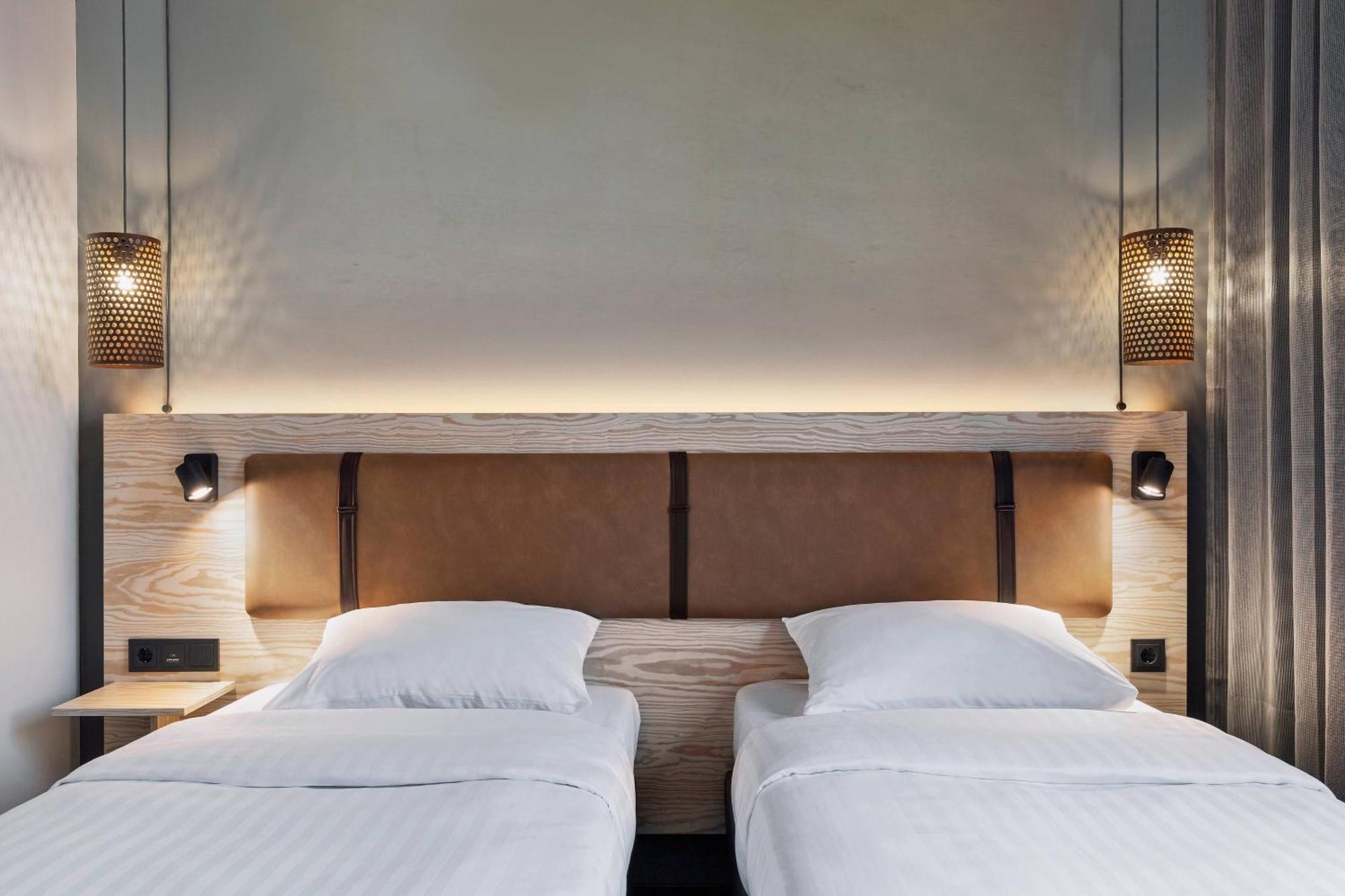 Moxy Frankfurt Airport Kelsterbach Hotel Exterior photo