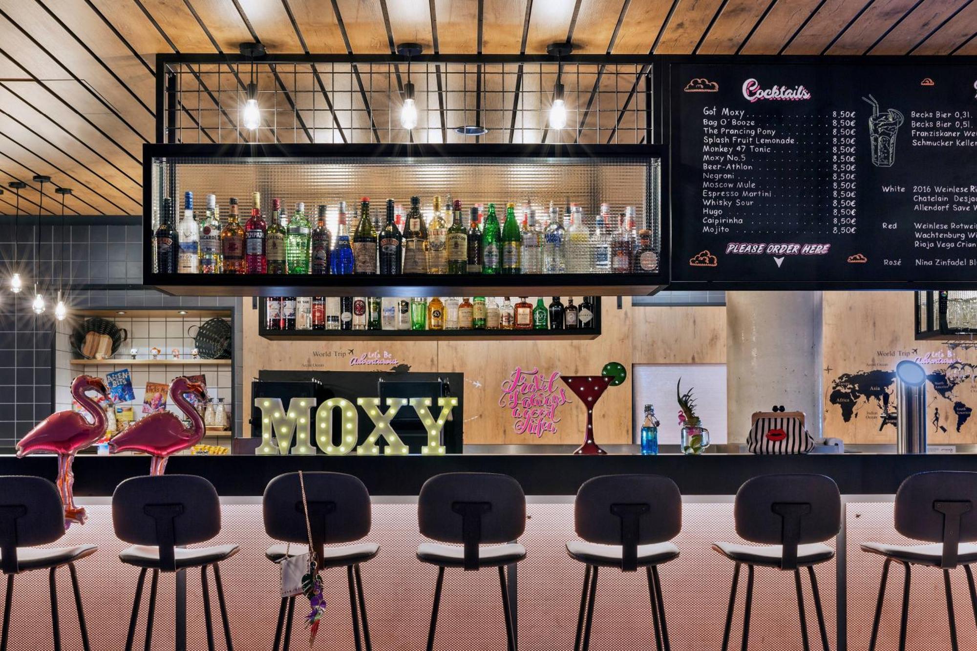 Moxy Frankfurt Airport Kelsterbach Hotel Exterior photo