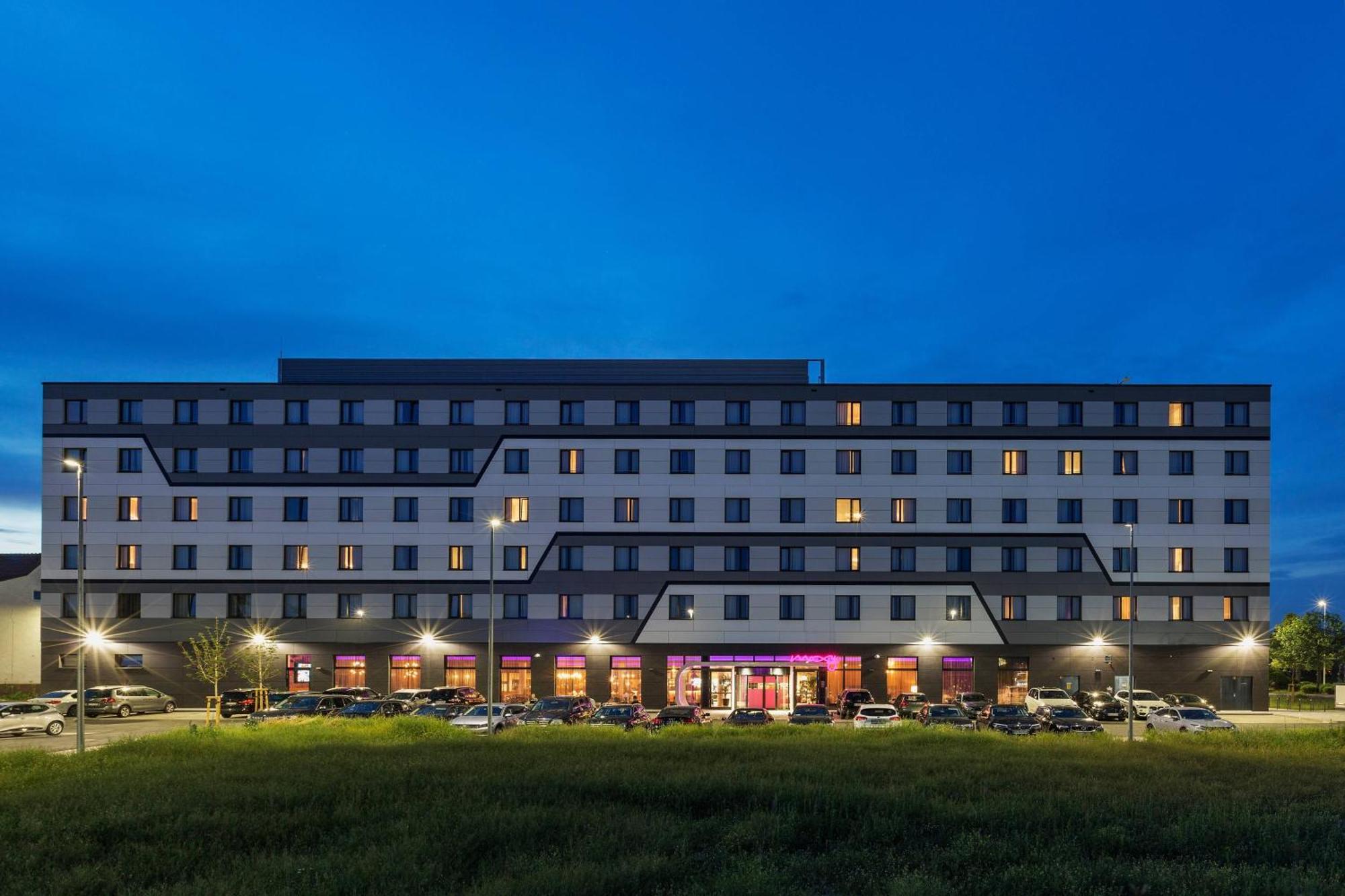 Moxy Frankfurt Airport Kelsterbach Hotel Exterior photo