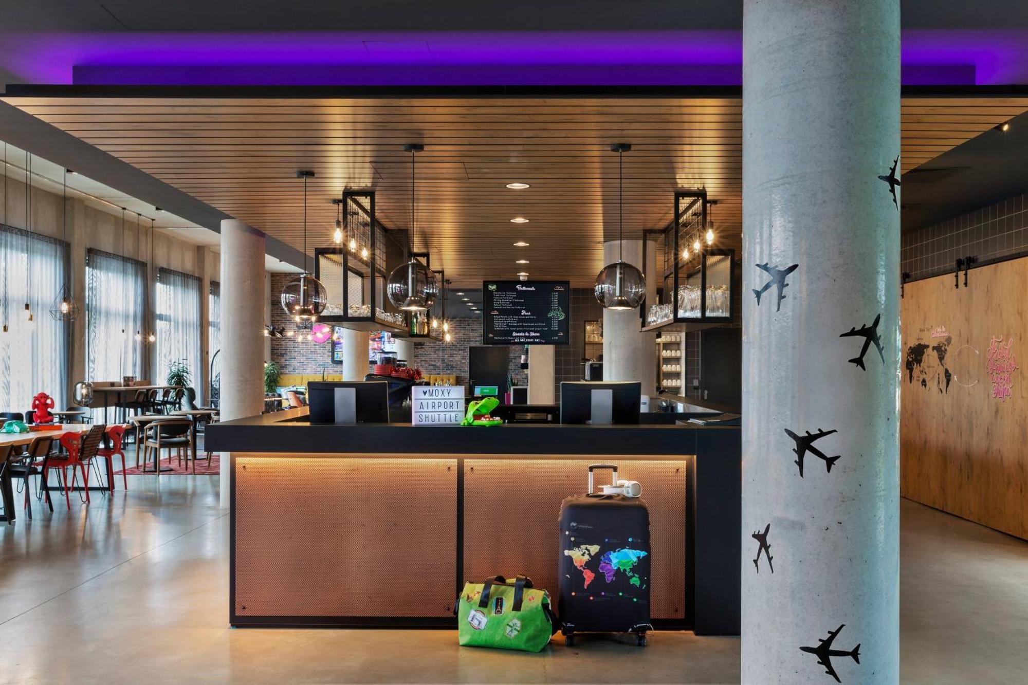 Moxy Frankfurt Airport Kelsterbach Hotel Exterior photo