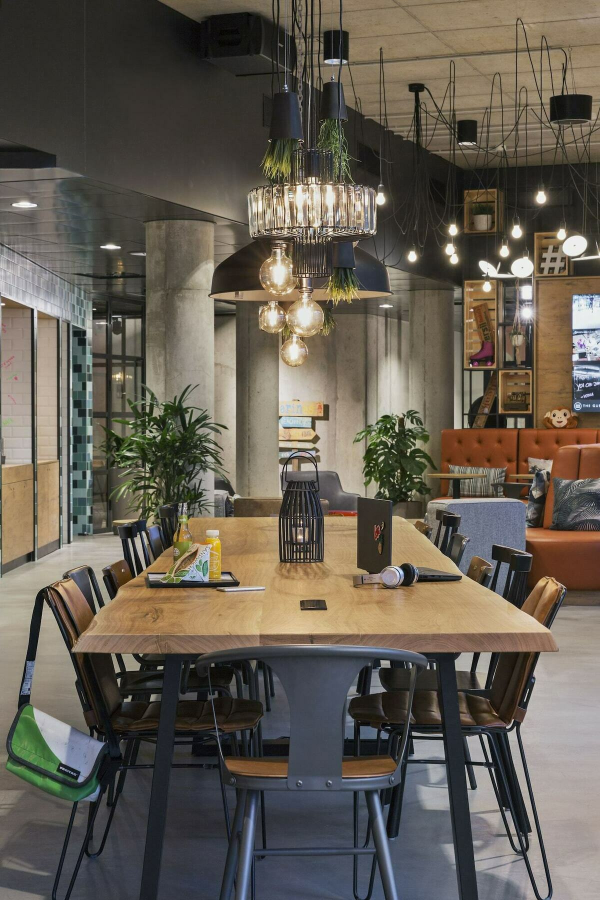 Moxy Frankfurt Airport Kelsterbach Hotel Exterior photo